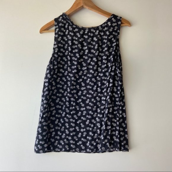 Vince Camuto pineapple print black frayed tank top - Picture 4 of 4